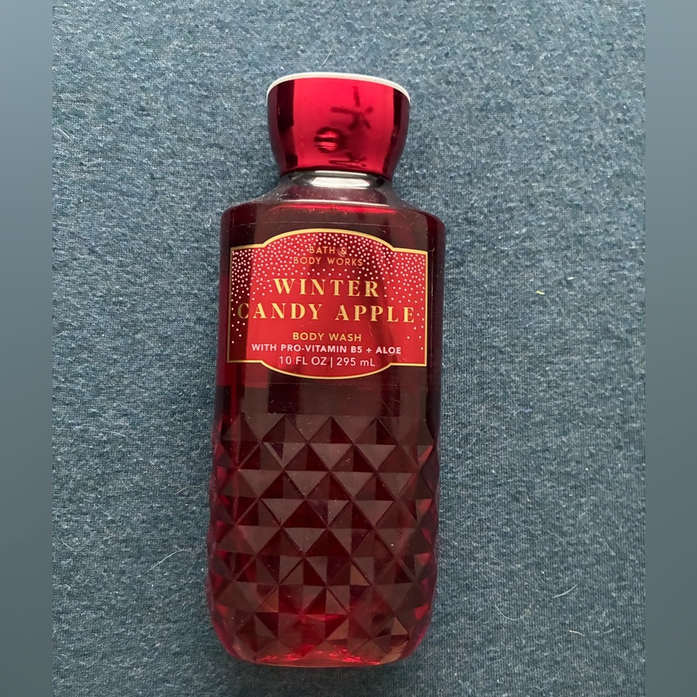 Bath & Body Works Winter Candy Apple Body Wash - Red
